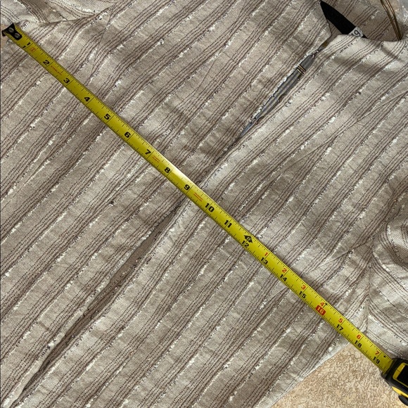 YIGAL AZROUEL Elegant Beige Women's Jacket, Nubby Linen Blend, Hook Eye Front. 6 - Picture 12 of 15